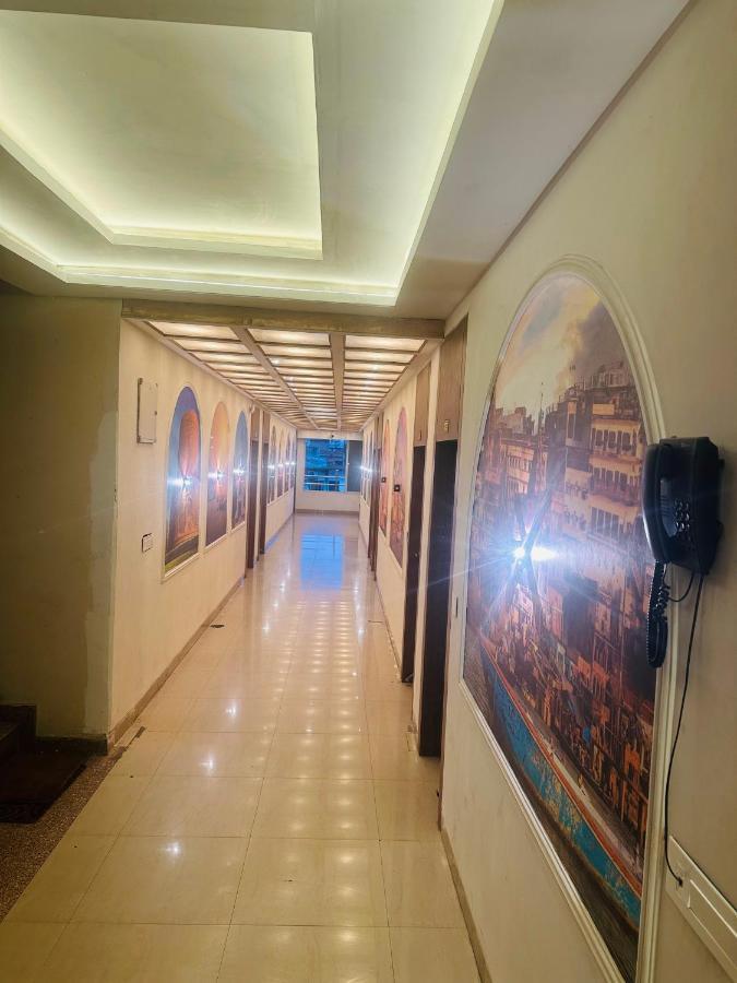 Hotel Deva Inn Varanasi Exteriör bild