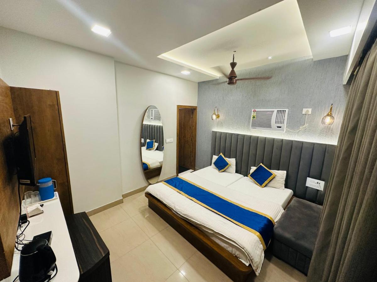 Hotel Deva Inn Varanasi Exteriör bild
