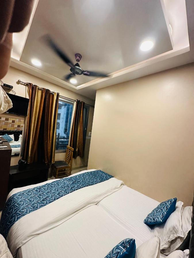 Hotel Deva Inn Varanasi Exteriör bild