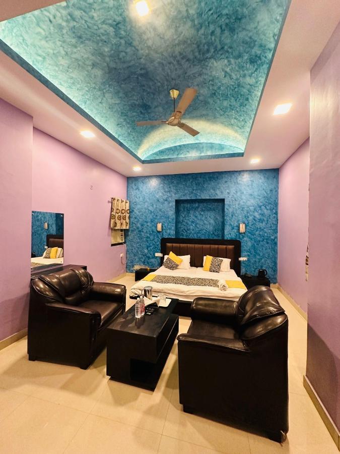 Hotel Deva Inn Varanasi Exteriör bild
