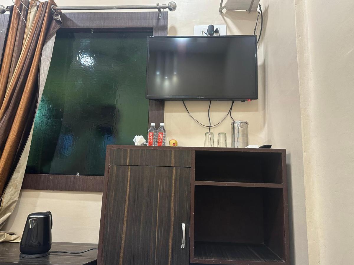Hotel Deva Inn Varanasi Exteriör bild