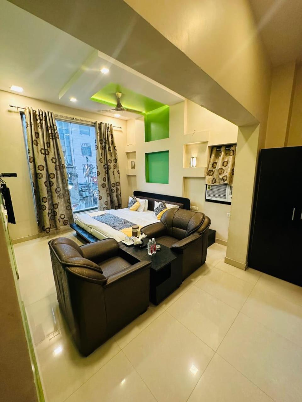 Hotel Deva Inn Varanasi Exteriör bild
