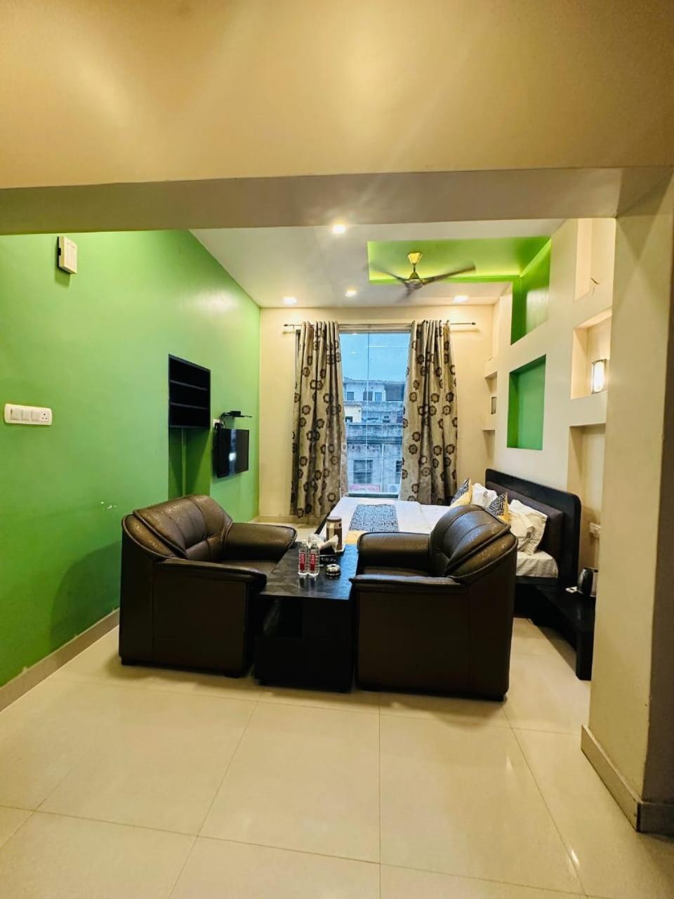 Hotel Deva Inn Varanasi Exteriör bild
