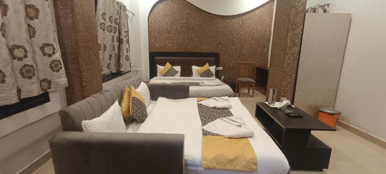 Hotel Deva Inn Varanasi Exteriör bild